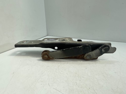 HYUNDAI COUPE N/S/F FRONT LEFT BONNET HINGE A695 - Picture 11 of 12