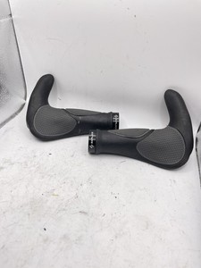 Lock On Grips With Integrated Bar Ends Mountain Bikes