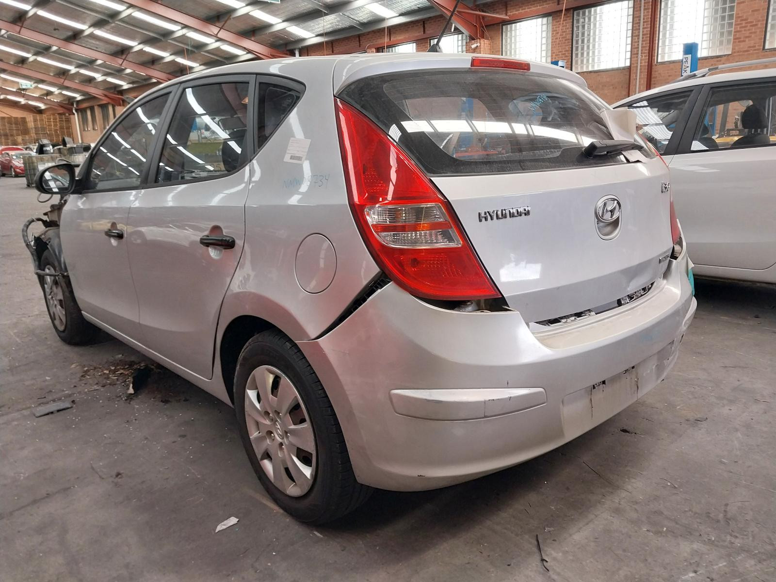 2011 Hyundai I30 LEFT FRONT DOOR WINDOW GLASS FD HATCH 09/2007-04/2012 765814 image 2