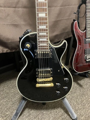 Burny Custom Electric Guitar Powerful Tone with Line6 POD GO Tested