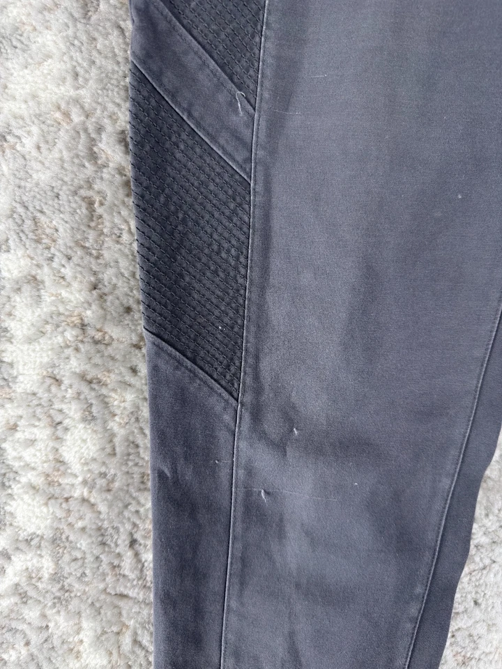 Pantalones elásticos cónicos calce moderno gris con cremallera con botones APT 9 talla 10 Foto 2 de 4