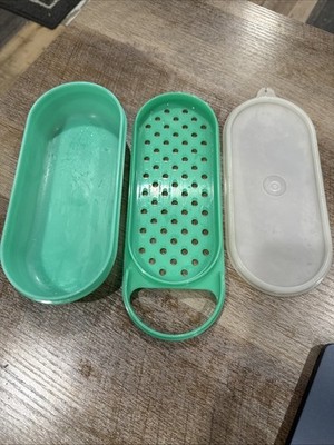 Tupperware Cheese Grater Green Oval Keeper 3 Pc Set Amazing Condition 10 x2.5 
