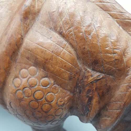 Estatuilla de rinoceronte envolvente de cuero ojos de vidrio con cuentas buenas proporciones de colección 13" - Imagen 13 de 14
