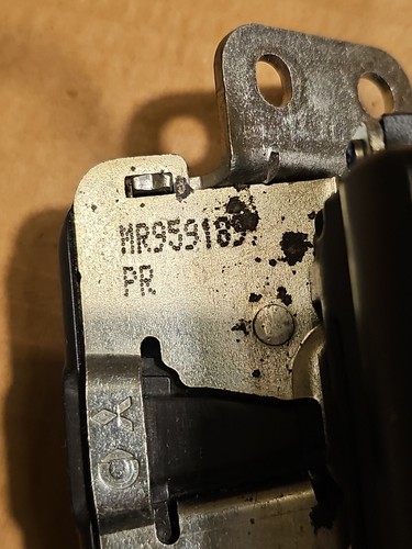 2006 Smart Forfour REAR BOOT latch CATCH MECHANISM MR959189 IN WORKING ORDER - Picture 2 of 6