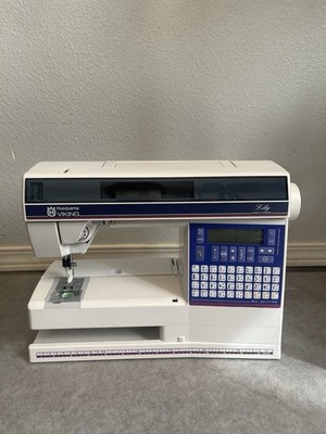 Husqvarna Viking 550 Lily Sewing Machine Sweden Quilting  (No Foot Pedal)