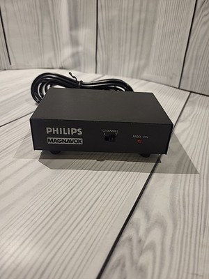Philips Magnavox PM61138 RF Modulator Channel 3 4 RCA To Coax Converter