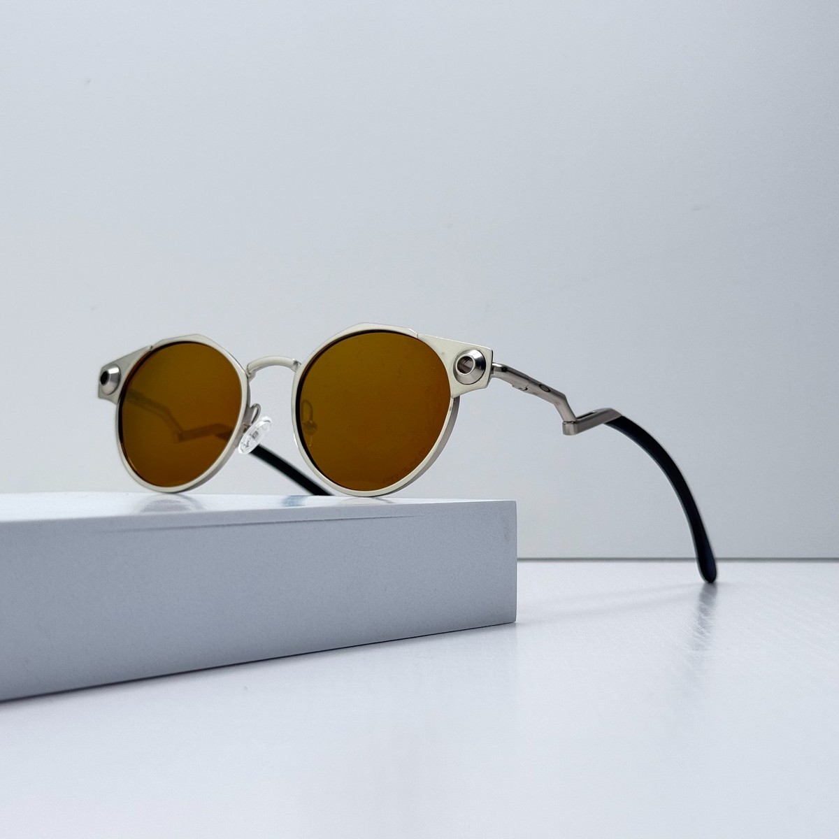 【値下げ！】Oakley HEAT-X ジャケット ブラウン/ホワイト即購入OK Oakley Deadbolt OO6046 Satin Chrome Brown Lens Titanium Sunglasses