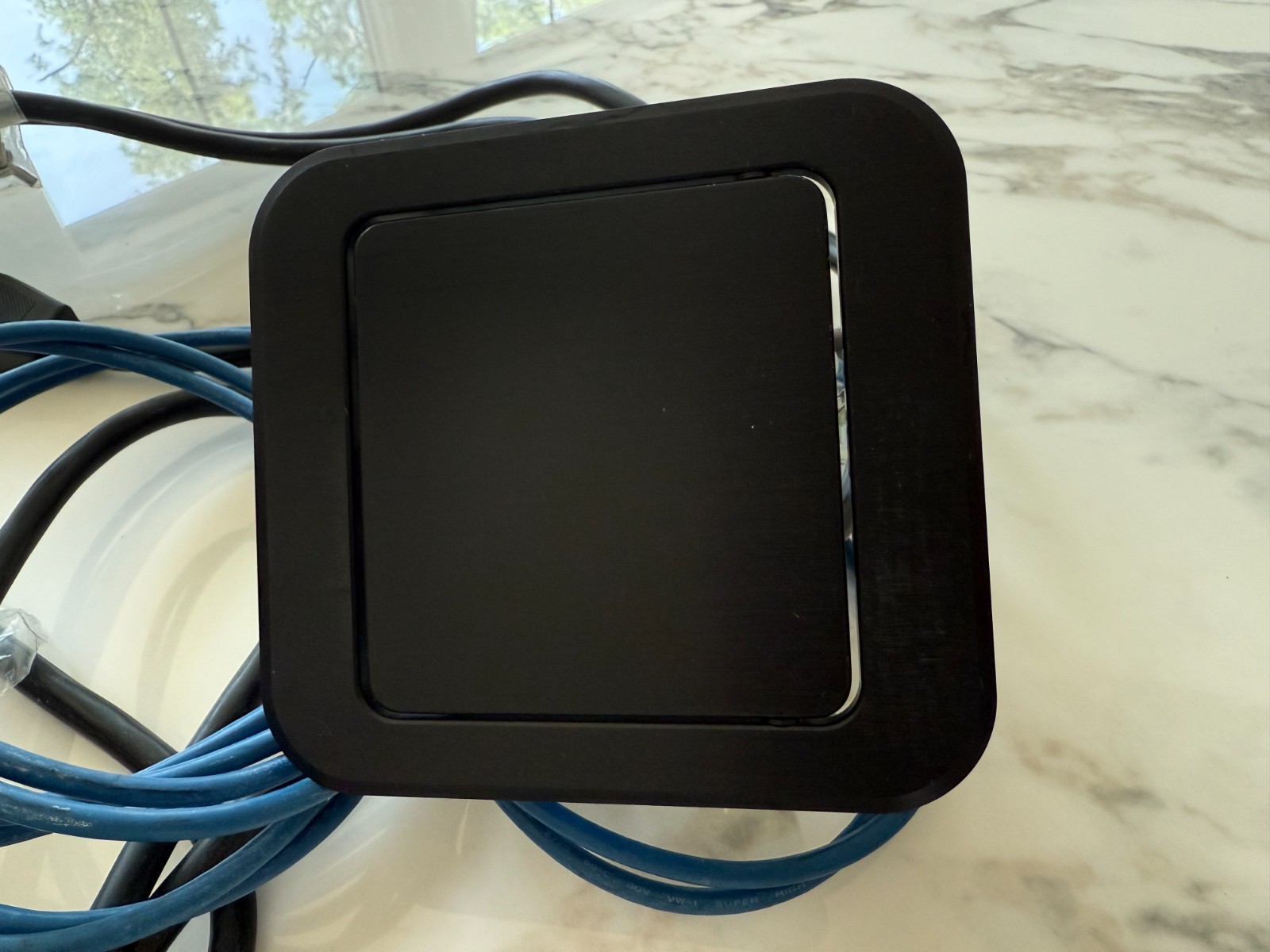 NEW Altinex Tilt N Plug Jr Tabletop Outlet + USB Charging Box - TNP155