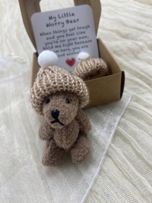 Eine Teddybärumarmung in einer Box, kleine Tasche Kaffeebärumarmung Mini Sorgenbär flauschig