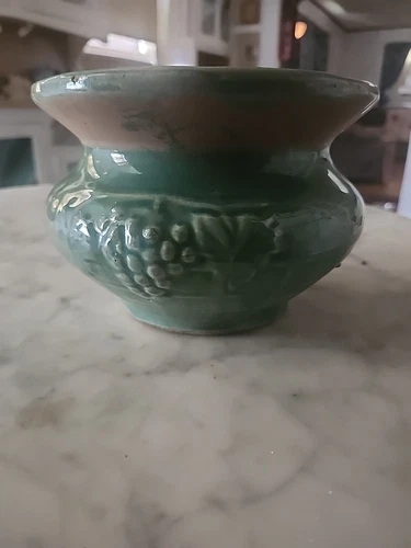 Vintage McCoy cuspidor spittoon planter green grape lattice pattern unmarked