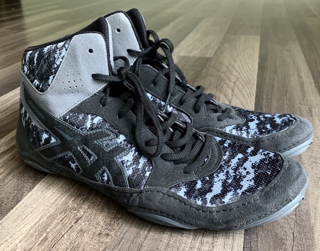 asics camo wrestling shoes