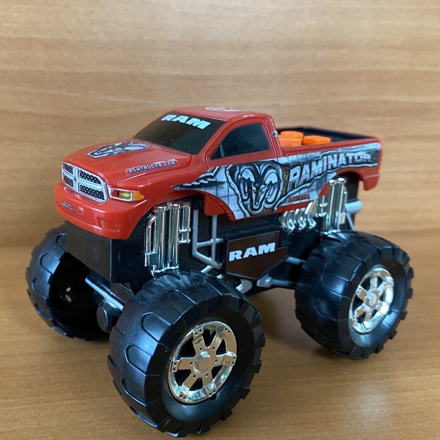 toy vehicles online