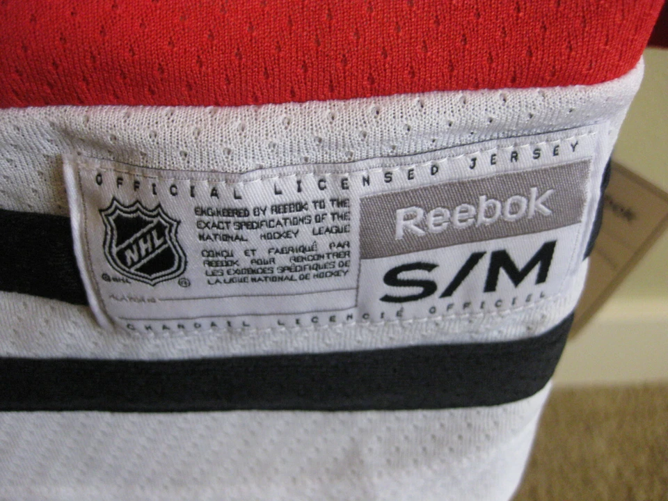 Camiseta deportiva de hockey Patrick Sharp Chicago Blackhawks NHL CCM juvenil pequeña nueva con etiquetas Foto 4 de 4