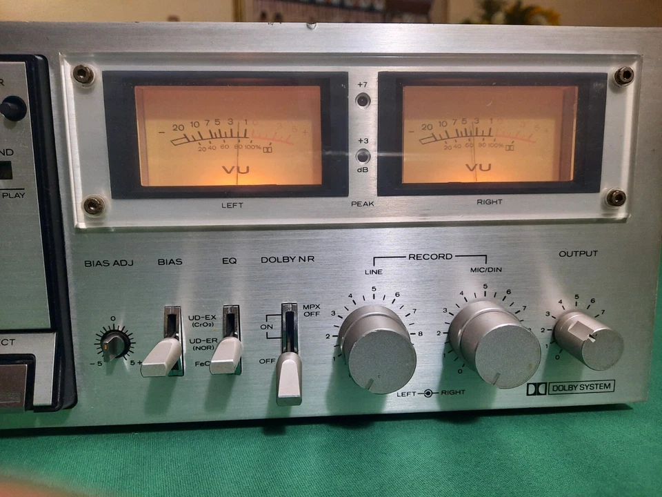HITACHI D580 STEREO CASSETTE DECK REVISIONATO E FUNZIONANTE - Imagem 4 de 4