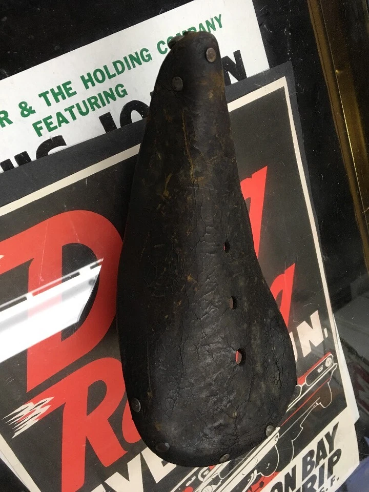 老式皮革自行车座椅。 28a古董 原装! — 第 4/4 张图片