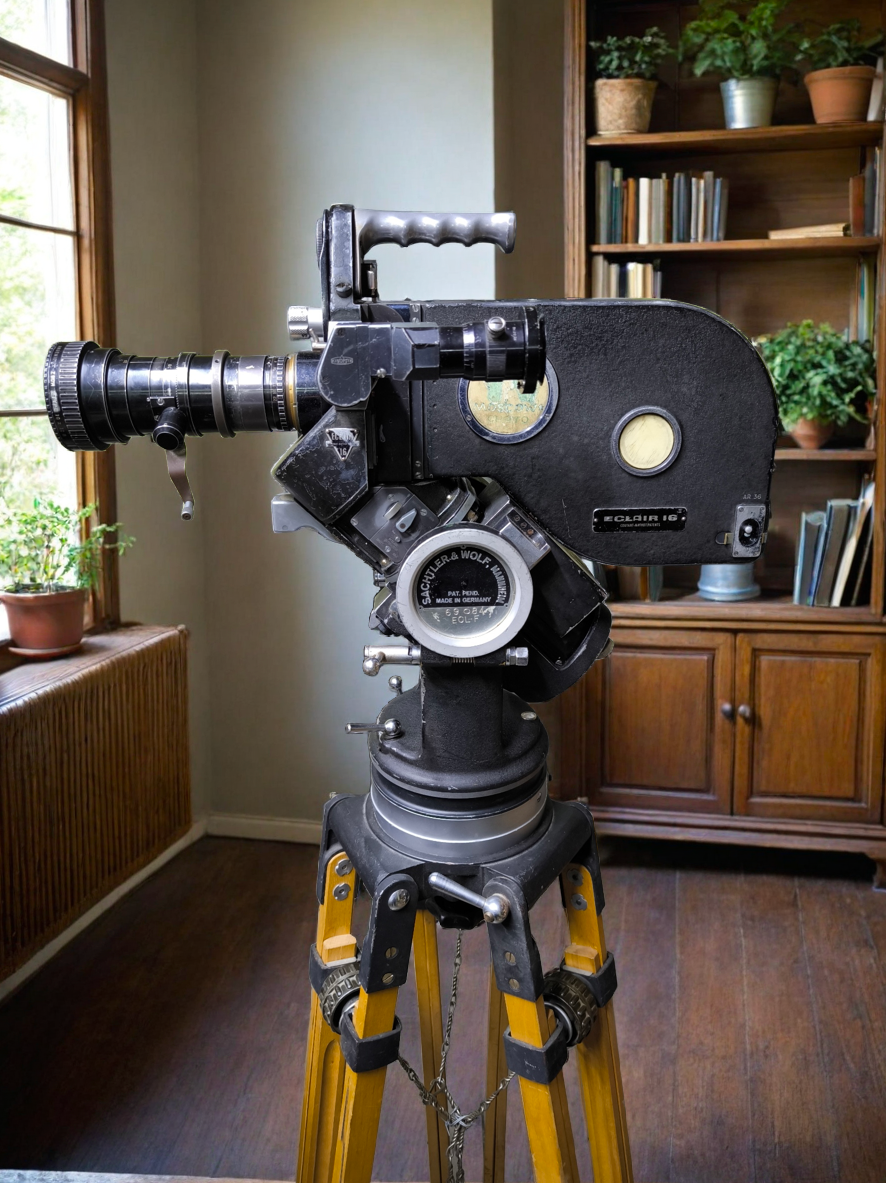 Eclair NPR 16mm Camera 400' Magazine motor tripod Angenieux 12-120