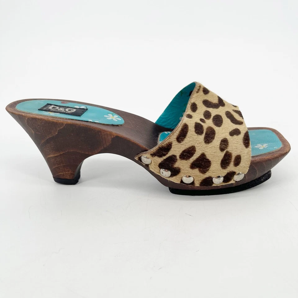 Sandalias zueco de madera Dolce & Gabbana vintage pelo de becerro de leopardo talla 7 Foto 2 de 4