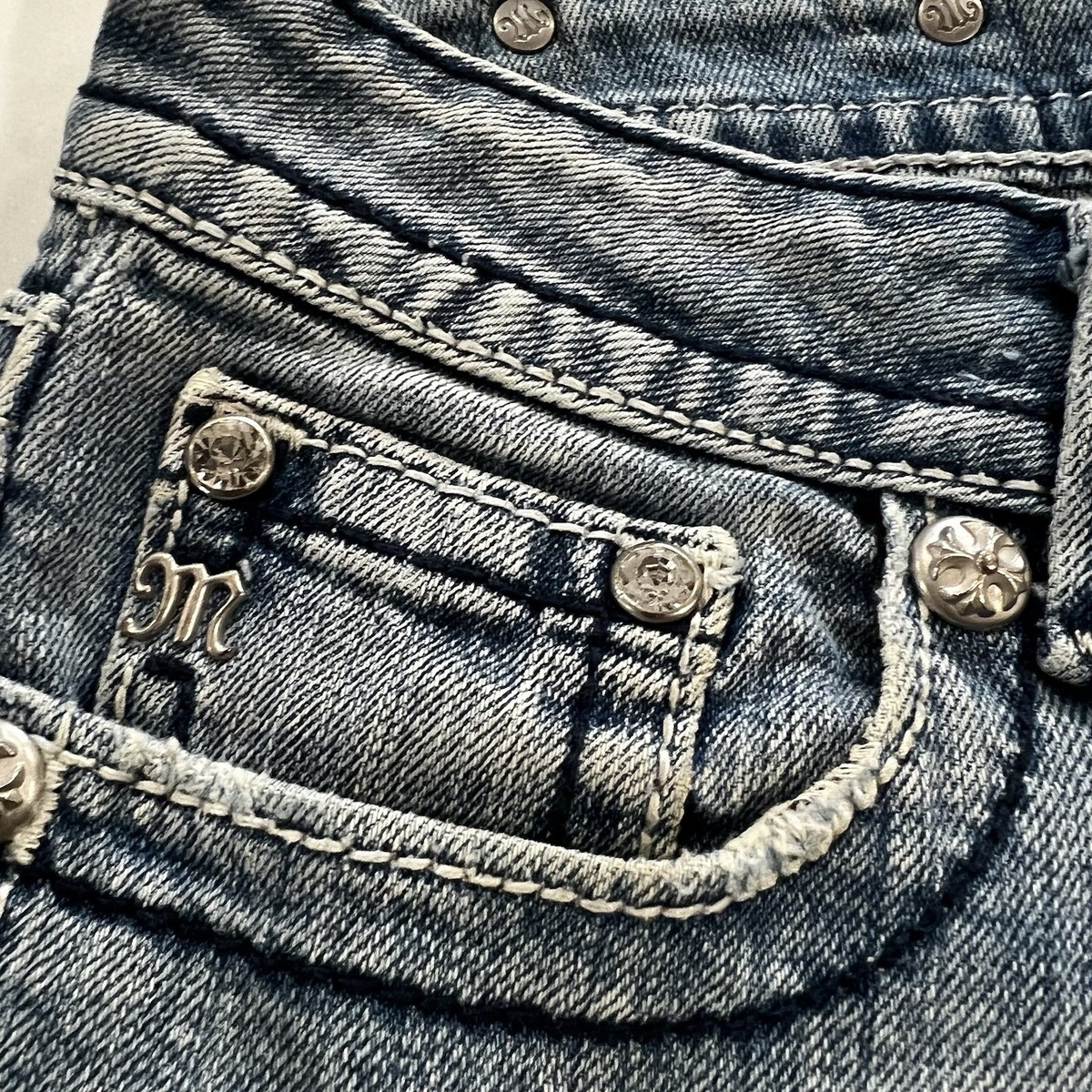 Miss Me Jeans Capri Women’s 25 JP5335P Embellished Distressed READ! View 4