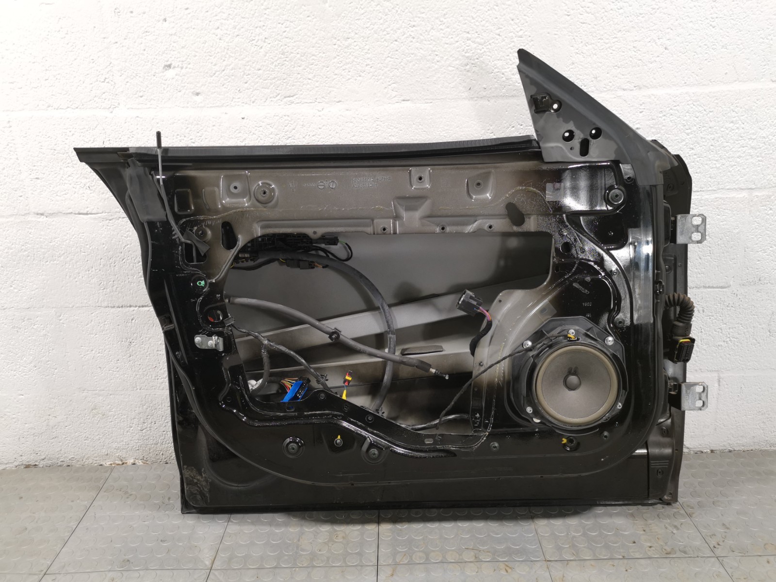 Maserati Ghibli RWD 2017 3.0 L Auto Front Left Driver Door Shell Black Color OEM