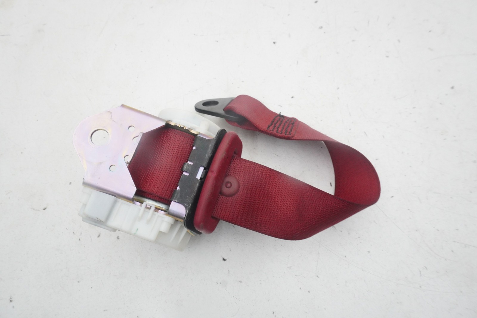 Ferrari California 2012-2018 Rear Left Seat belt retractor Burgundy P/N 83949800