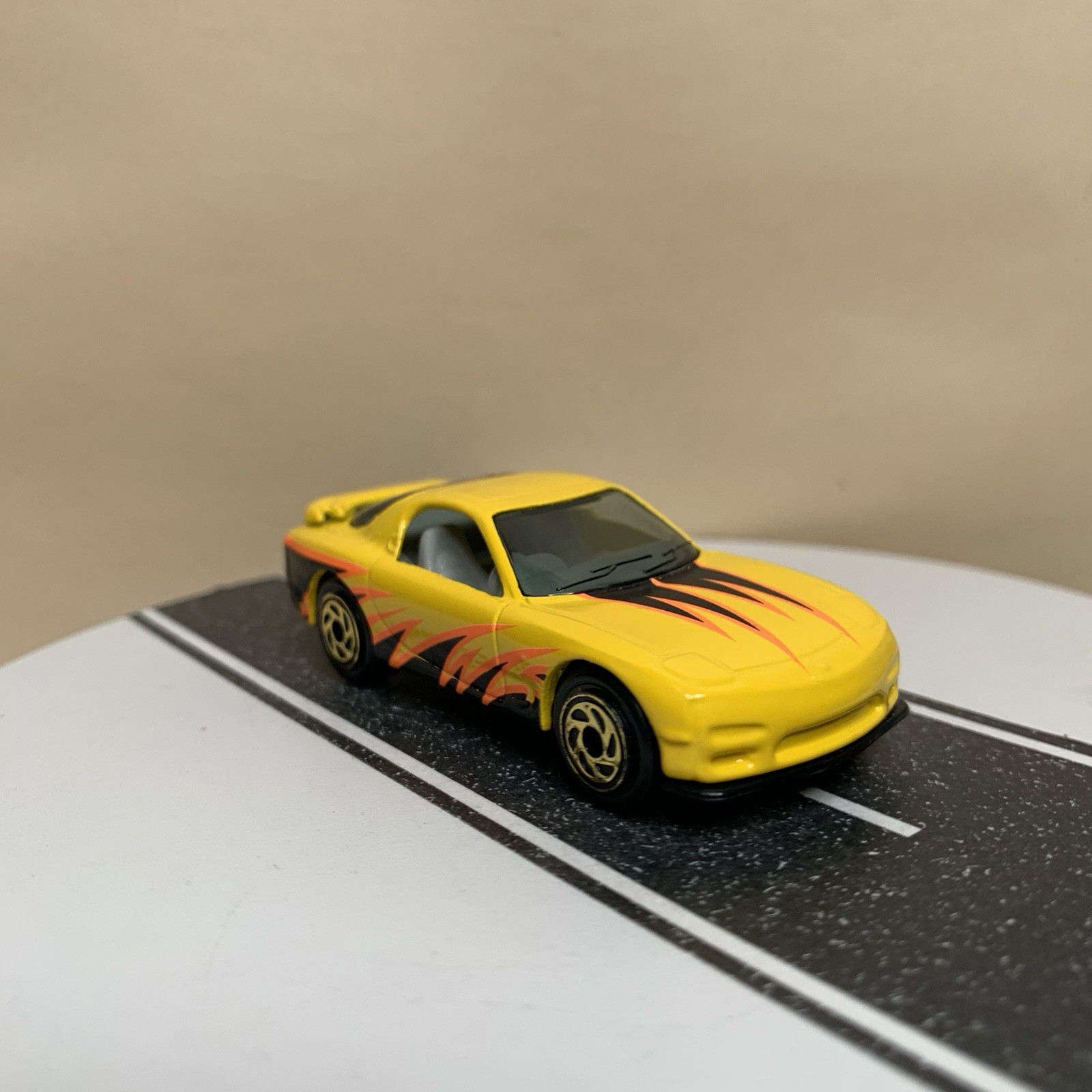 1993 Matchbox Superfast #8 Mazda RX-7 Yellow w/Gold 6 Spoke Spiral Wheels 1:64 