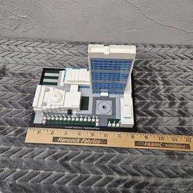 Lego 21018 Architecture United Nations Headquarters Box & Manual 98% Complete 