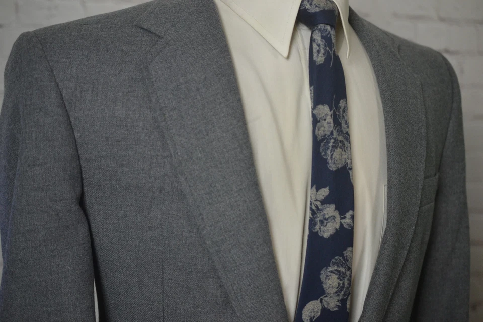 Vintage Haggar Mens Gray Polyester Flat Front 2 Pc Suit 42L Jacket 35x32 Pant - Image 2 of 4