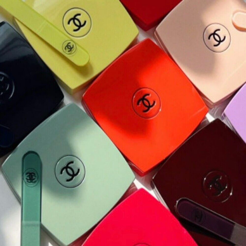 CHANEL Codes Couleur Limited Edition Miroir Double Facettes CHANEL Codes Couleur Limited Edition Miroir Double Facettes