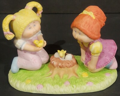 Cabbage Patch Kids DISCOVERING NEW LIFE girls w/ bird nest figurine VINTAGE 1984