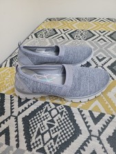EUC Womens Skechers EZ Flex 3.0 Swift Motion Slip On Laceless Shoes Size 4