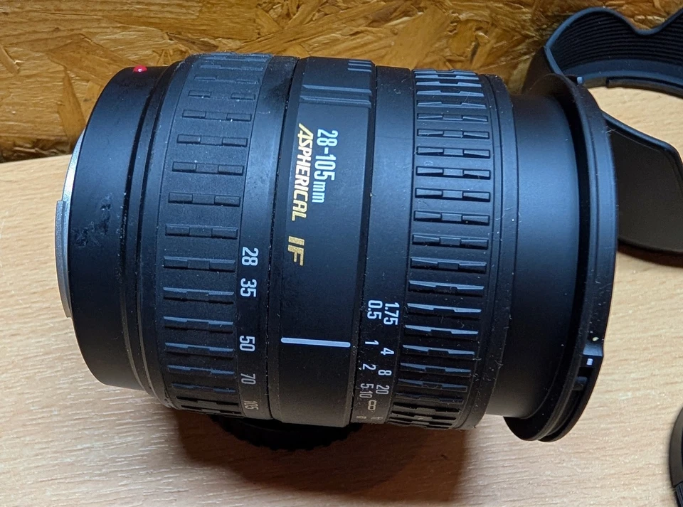 Sigma UC-III 28-105mm F/3.8-5.6 D AF Wide Zoom Camera Lens Sony/ Minolta AF Fit - Image 3 of 4