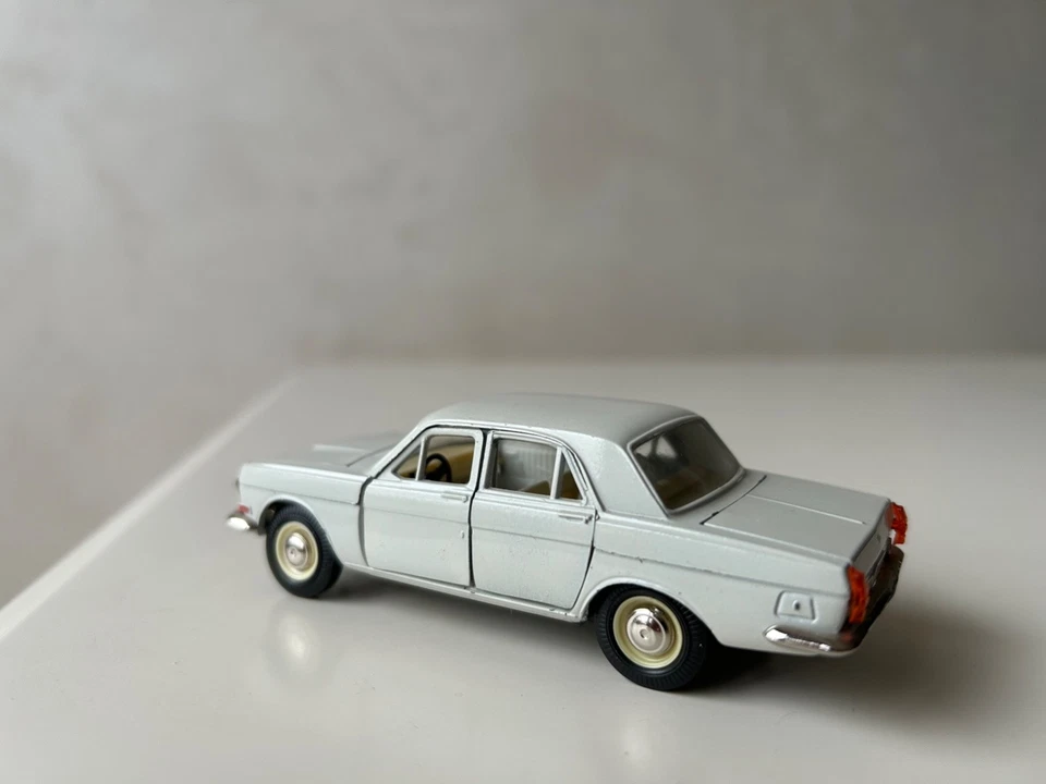 Volga Gaz 24 A14 1970 URSS 1:43 Foto 3 de 4