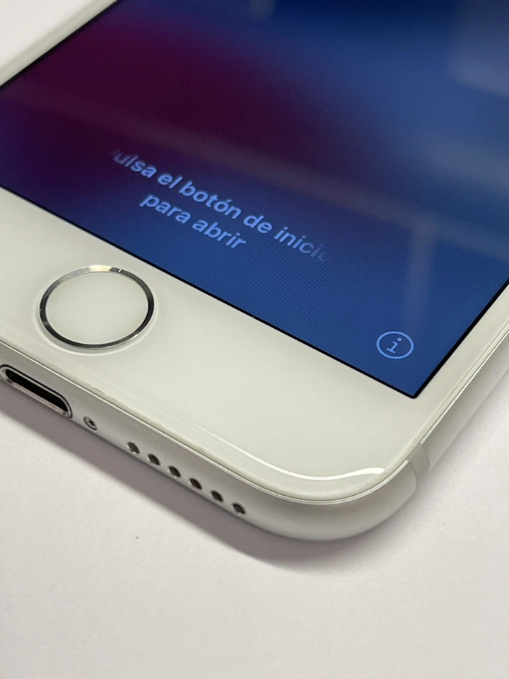 Apple iPhone 7 - 32GB - Silver (Unlocked) A1778 (GSM) - 99p start - Image 3 of 4