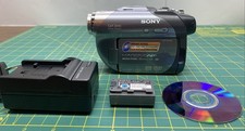 Sony Handycam DCR-DVD305 Carl Zeiss Lens Camcorder w/ Battery  Charger  DVD RW