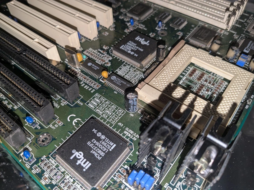 Vintage Socket 7 Motherboard QDI P5I437FX-250A Chariot - Image 2 of 2