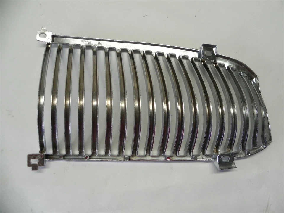 Parrilla interior delantera Kaiser 1954-55 centro derecha nuevo de stock bonito Frazer Henry J Foto 2 de 4