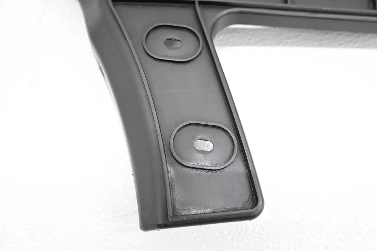 ⭐ 06-12 Bentley Continental Rear Right Bumper Guide Bracket Mount Support Oem