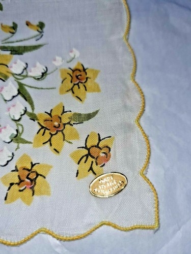 Vintage Hankie Handkerchief Cotton Daffodils Yellow flowers Philippines 13" - Picture 5 of 5