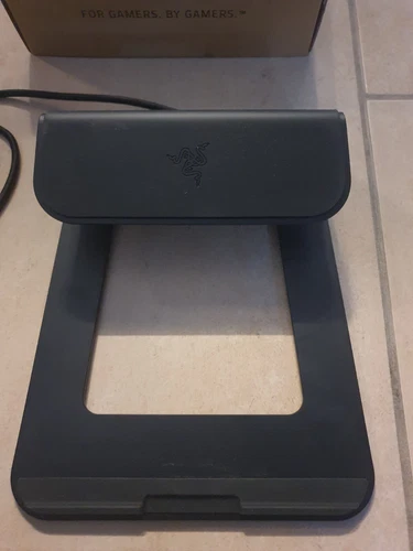 Razer Laptop Stand Chroma V2, inkl. Verpackung und Zubehör