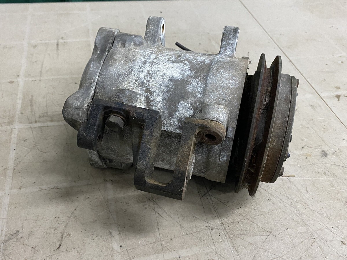 1984-86 Nissan 300ZX OEM Z31 NA AC Compressor Hitachi MJS170