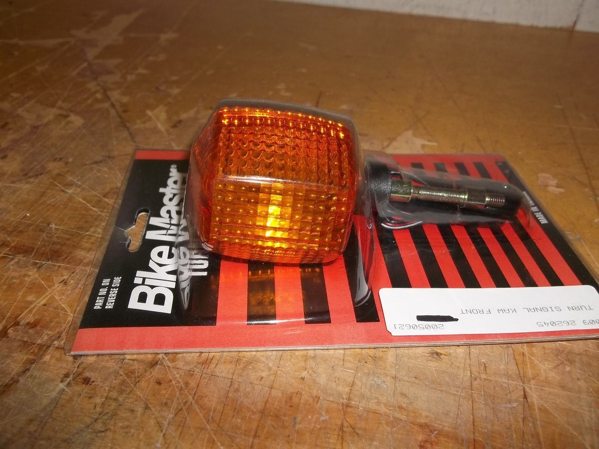 NEW AFTERMARKET KAWASAKI ZX600 ZX750 FRONT TURN SIGNAL ZX 600 750