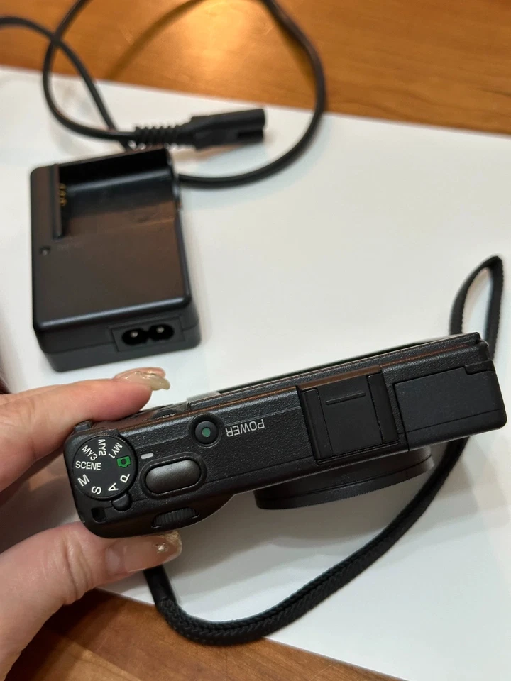 Mint RICOH GR DIGITAL III 3 Digital Camera W/10.0 Megapixel CCD Sensor Black - Image 3 of 4