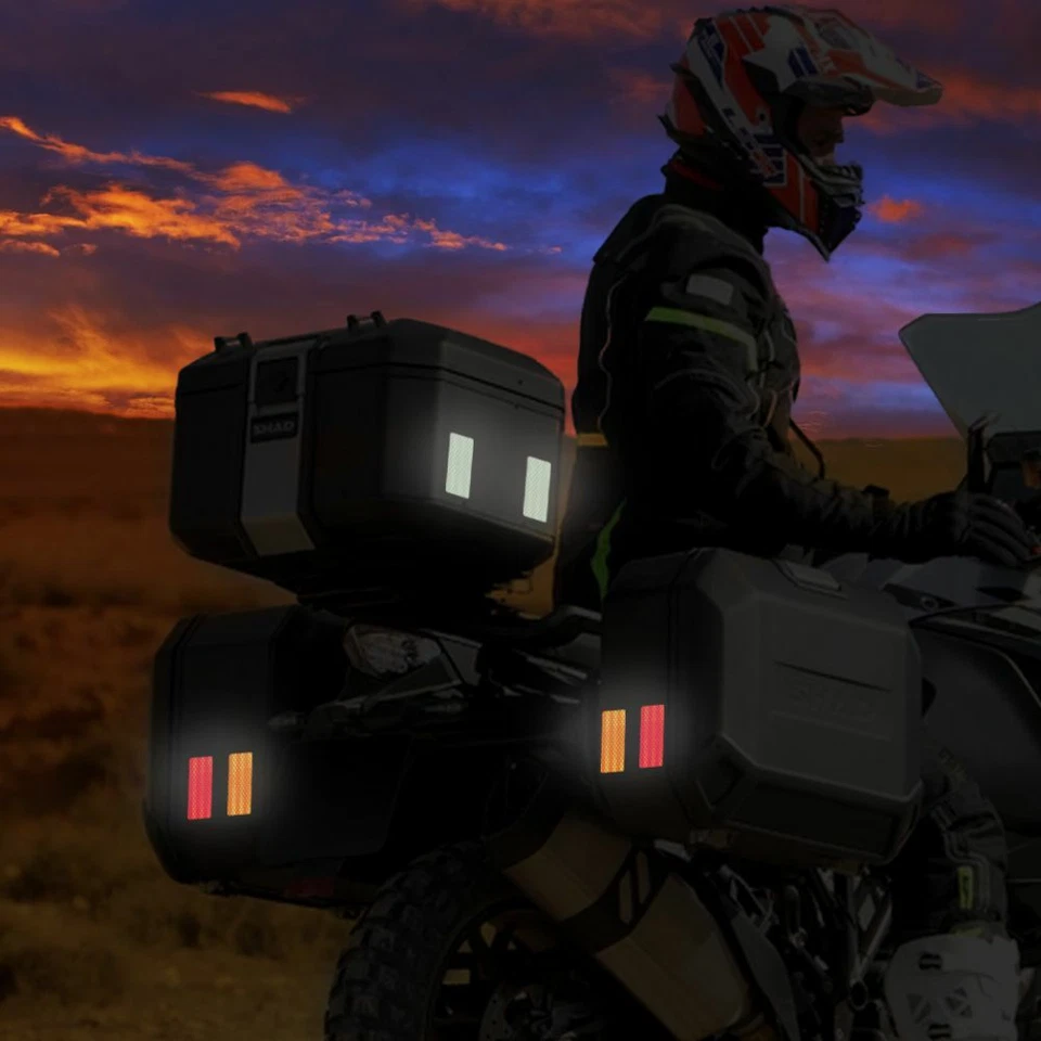 Adesivi Rifrangenti Scudo per Bauletti e Borse Moto, Rosso, 2 Pezzi - Immagine 4 di 4