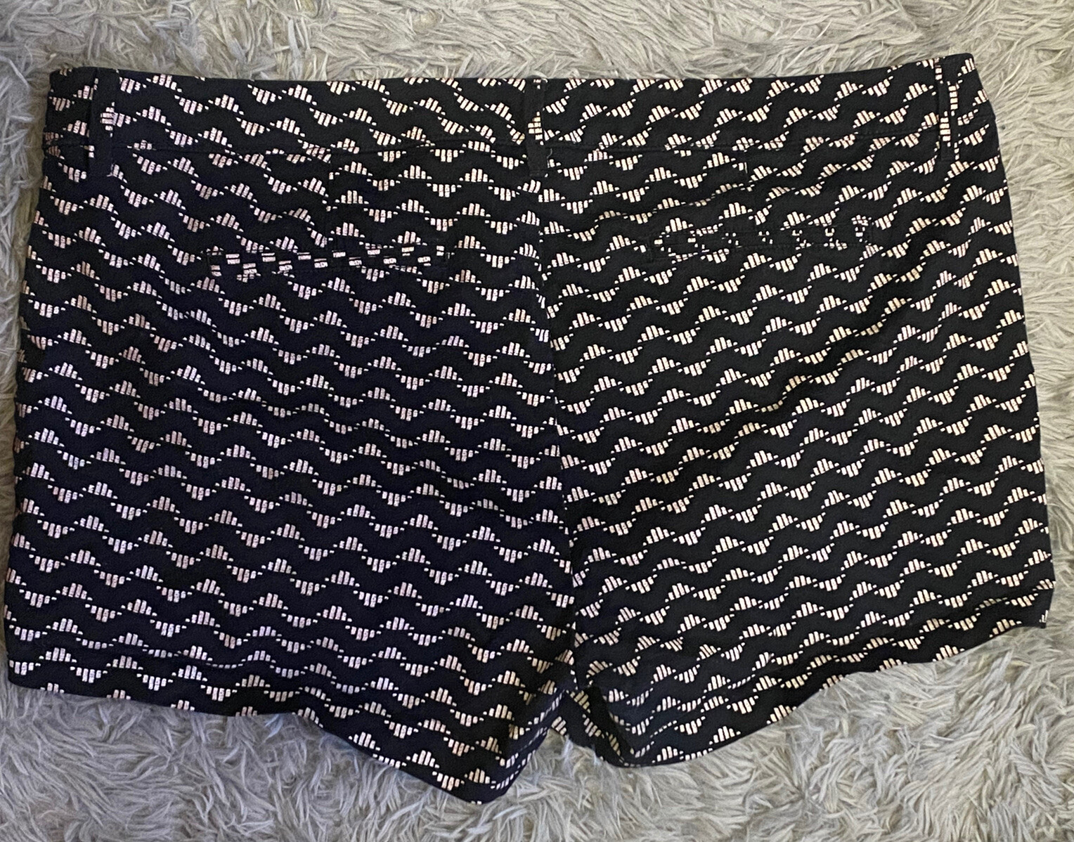 Old Navy Pixie Black & White Patterned Shorts Siz… - image 2