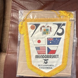 Mundobasket 75 Bucaramanga Colombia 1975 Fringed Pennant Banner w/ Flags