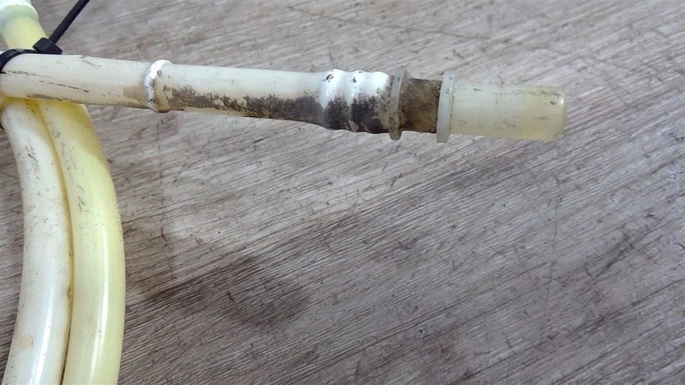 Volkswagen Tiguan Fuel Line 2019-2021 OEM 5G0877228 Foto 2 de 4