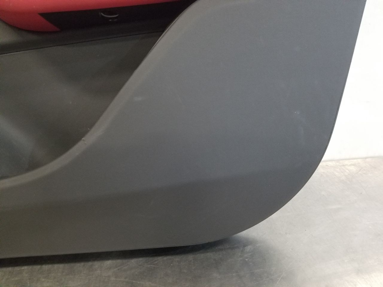 22 2022 MASERATI LEVANTE MODENA S DOOR TRIM PANEL FRONT RIGHT PASSENGER RED