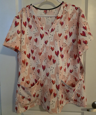 MedCouture Women s 3XL Scrub Top Pink/Red Heart Print Polyester Style 8564