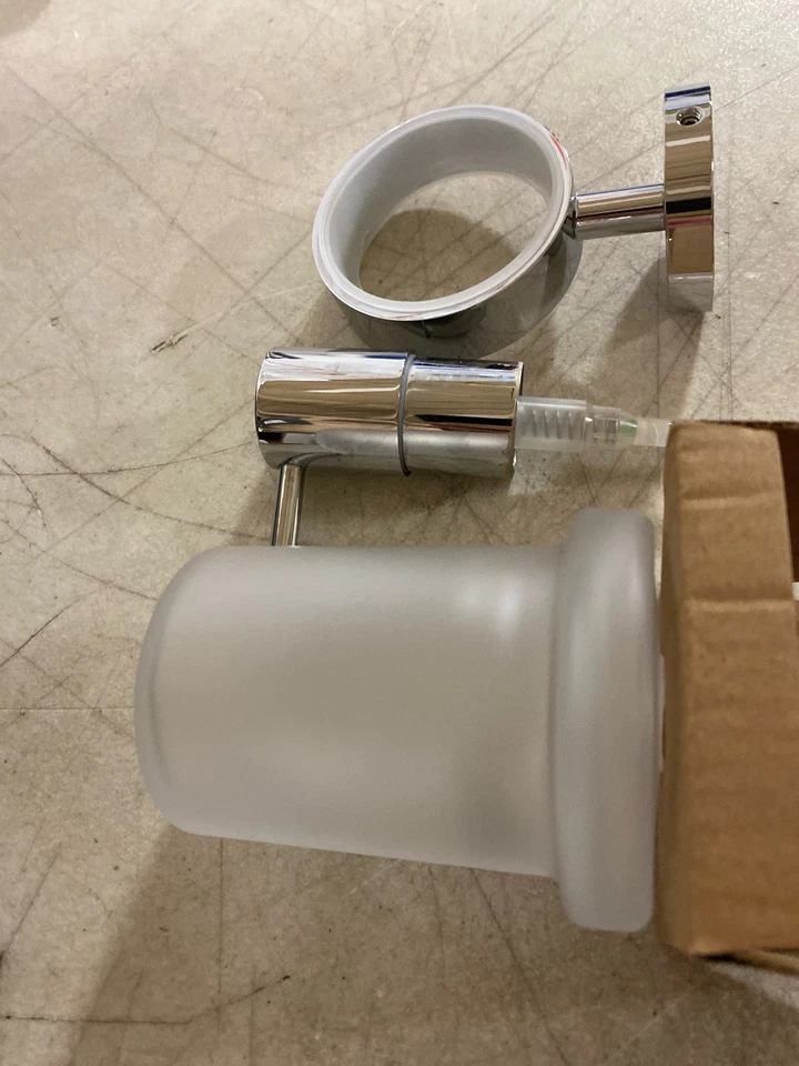 Dispensador de jabón Grohe 40448001 Essentials con soporte, cromo StarLight - Imagen 1 de 1