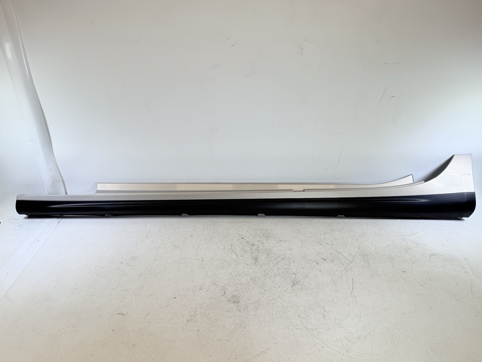 2014 - 2019 MASERATI GHIBLI LEFT DRIVER SIDE ROCKER SKIRT PANEL MOLDING OEM